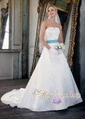 Красивое свадебное платье со шлейфом Style PE8120