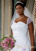 Большое и красивое свадебное платье с длинным шлейфом Style 9T8612